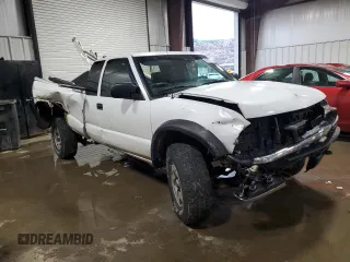 2002 Chevrolet S-10 LS with VIN 1GCCT19W028170655, listed as a Copart auction lot 86591574 with 127,909 mi miles and Salvage Title. Bid and sale history available at carsss.com. Image 4.