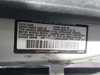 2006 Volvo S40 2.4L with VIN YV1MS390062206586, listed as a IAAI auction lot 41637405 with 90,789 mi miles. Bid and sale history available at carsss.com. Image 9.