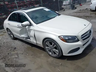2018 Mercedes-Benz C 300 z VIN 55SWF4JB5JU250805, wystawiony jako IAAI lot #42365382 z przebiegiem 48 347 mil mil oraz . Historia ofert i sprzedaży dostępna na DreamBid. Obrazek 1.