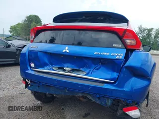 2018 Mitsubishi Eclipse Cross ES z VIN JA4AT3AA7JZ048929, wystawiony jako IAAI lot #42624454 z przebiegiem 97 520 mil mil oraz . Historia ofert i sprzedaży dostępna na DreamBid. Obrazek 6.