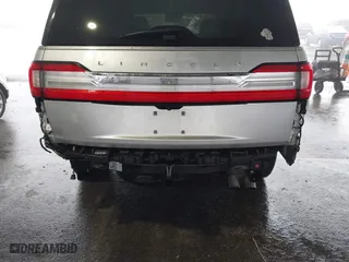 2019 Lincoln Navigator Reserve with VIN 5LMJJ2LTXKEL26583, listed as a IAAI auction lot 41448025 with 80,659 mi miles. Bid and sale history available at carsss.com. Image 6.