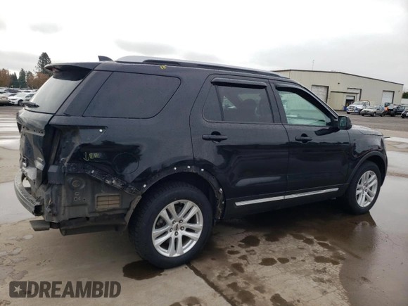 2018 Ford Explorer XLT z VIN 1FM5K8D8XJGC73918, wystawiony jako Copart lot #52388025 z przebiegiem 98 380 mil mil oraz Szkoda całkowita • Salvage title. Historia ofert i sprzedaży dostępna na DreamBid. Obrazek 3.