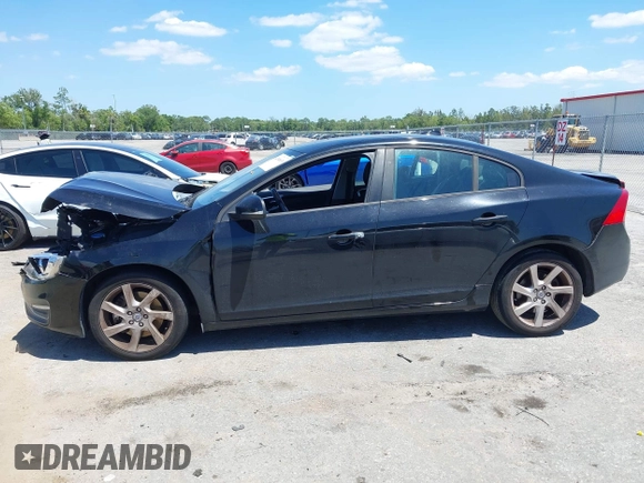 2014 Volvo S60 T5 with VIN YV1612FS1E2294154, listed as a IAAI auction lot 42046636 with 165,257 mi miles. Bid and sale history available at carsss.com. Image 15.
