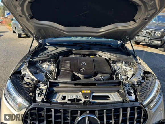 2024 Mercedes-Benz GLC with VIN W1NKJ4HB8RF128931, listed as a Copart auction lot 87448354 with 6,636 mi miles and Clean Title. Bid and sale history available at carsss.com. Image 8.