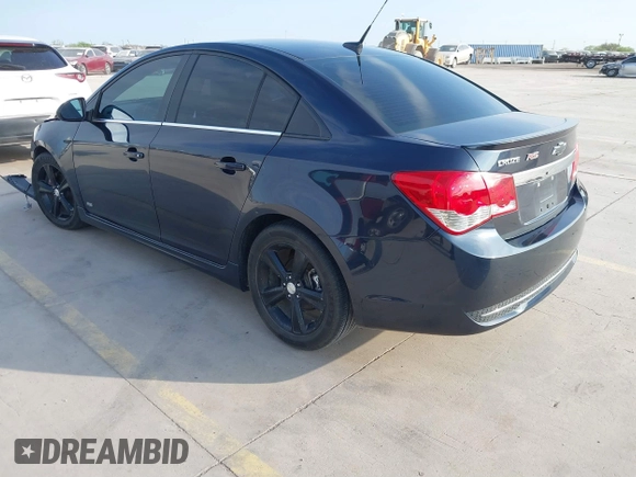 2014 Chevrolet Cruze 2LT z VIN 1G1PE5SB3E7255292, wystawiony jako IAAI lot #41851205 z przebiegiem 141 659 mil mil oraz . Historia ofert i sprzedaży dostępna na DreamBid. Obrazek 3.