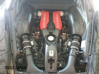 2017 Ferrari 488 z VIN ZFF79ALA1H0227399, wystawiony jako Copart lot #74447644 z przebiegiem Nie podano mil oraz Szkody całkowita. Historia ofert i sprzedaży dostępna na DreamBid. Obrazek 11.