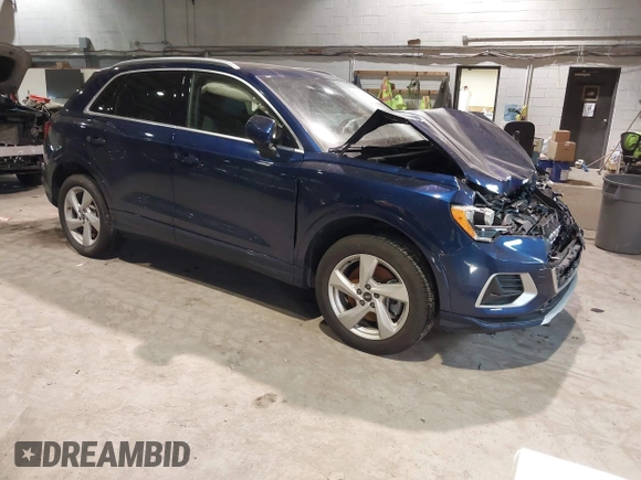 2022 Audi Q3 Premium with VIN WA1AUCF37N1031236, listed as a IAAI auction lot 41453286 with 27,427 mi miles. Bid and sale history available at carsss.com. Image 1.