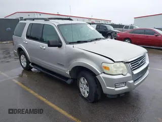 2008 Ford Explorer XLT with VIN 1FMEU73E68UA59595, listed as a IAAI auction lot 41785966 with 223,112 mi miles. Bid and sale history available at carsss.com. Image 1.