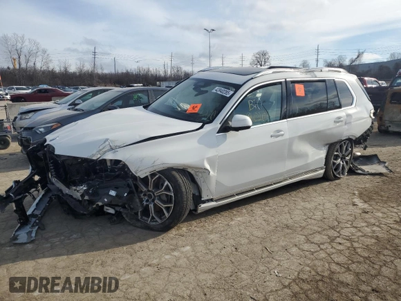 2025 BMW X7 xDrive40i with VIN 5UX23EM03S9Y24904, listed as a Copart auction lot 43940285 with 0 mi miles and Clean Title. Bid and sale history available at carsss.com. Image 1.