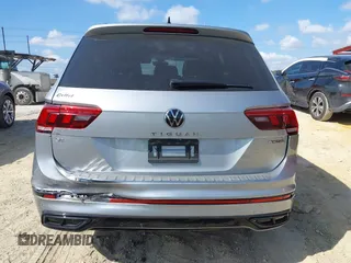 2022 Volkswagen Tiguan SE R-Line Black z VIN 3VV8B7AX3NM168318, wystawiony jako IAAI lot #41530361 z przebiegiem 31 226 mil mil oraz . Historia ofert i sprzedaży dostępna na DreamBid. Obrazek 16.