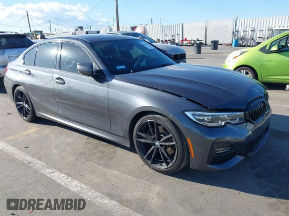 2021 BMW 3 Series 330i z VIN 3MW5R1J08M8B94401, wystawiony jako IAAI lot #41760747 z przebiegiem Nie podano mil oraz . Historia ofert i sprzedaży dostępna na DreamBid. Obrazek 1.