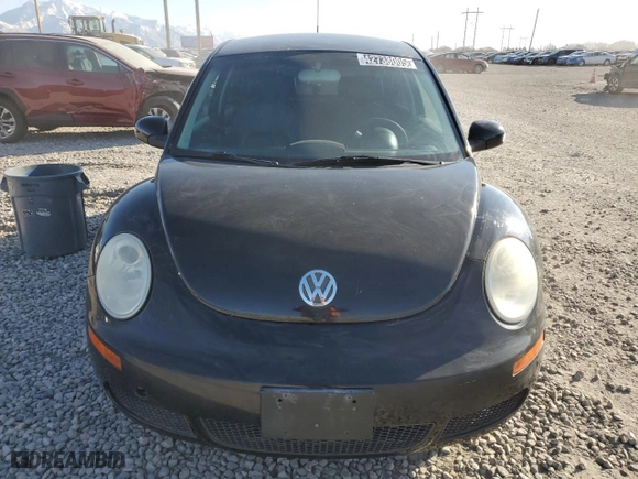 2007 Volkswagen New Beetle Coupe with VIN 3VWEG31C67M521028, listed as a Copart auction lot 42738005 with 89,785 mi miles and Clean Title. Bid and sale history available at carsss.com. Image 5.