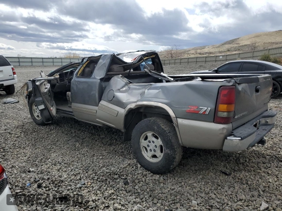 2000 Chevrolet Silverado 1500 LS with VIN 2GCEK19T8Y1171579, listed as a Copart auction lot 52135075 with 218,993 mi miles and Salvage Title. Bid and sale history available at carsss.com. Image 2.