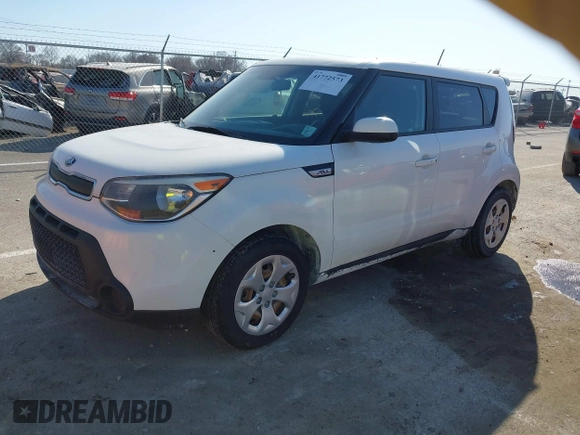 2015 Kia Soul with VIN KNDJN2A22F7152413, listed as a IAAI auction lot 41772573 with 222,935 mi miles. Bid and sale history available at carsss.com. Image 2.