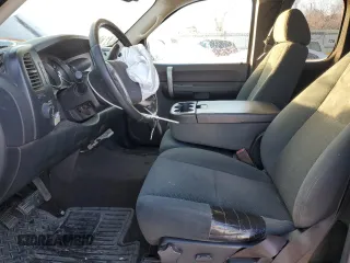 2008 Chevrolet Silverado 1500 1LT with VIN 2GCEK19J781299424, listed as a Copart auction lot 87671015 with 196,528 mi miles and Salvage Title. Bid and sale history available at DreamBid. Image 7.