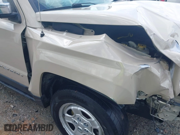 2017 Jeep Patriot Sport SE z VIN 1C4NJRBB7HD179745, wystawiony jako IAAI lot #42123308 z przebiegiem 100 255 mil mil oraz . Historia ofert i sprzedaży dostępna na DreamBid. Obrazek 17.