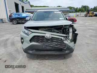 2020 Toyota RAV4 XLE with VIN 2T3P1RFV0LW130251, listed as a Copart auction lot 60625775 with 82,985 mi miles and Salvage title. Bid and sale history available at DreamBid. Image 5.