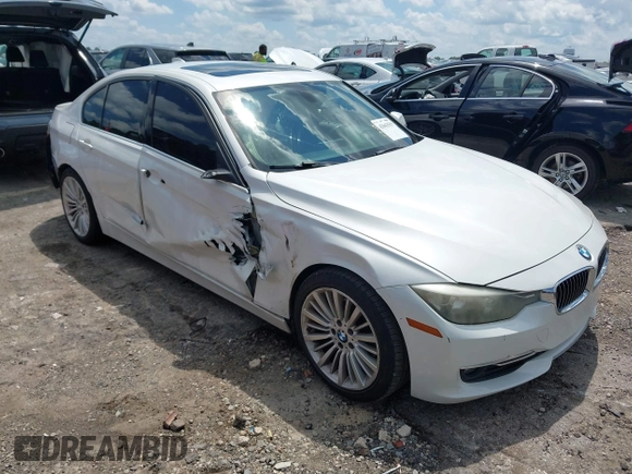 2013 BMW 3 Series 328i z VIN WBA3A5C51DJ461736, wystawiony jako IAAI lot #42662559 z przebiegiem 152 985 mil mil oraz . Historia ofert i sprzedaży dostępna na DreamBid. Obrazek 1.