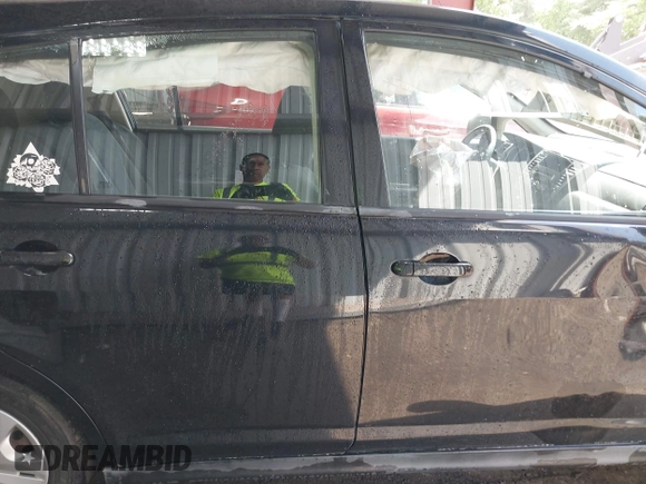 2011 Nissan Versa S z VIN 3N1BC1CP5BL500520, wystawiony jako IAAI lot #42307793 z przebiegiem 127 281 mil mil oraz . Historia ofert i sprzedaży dostępna na DreamBid. Obrazek 14.