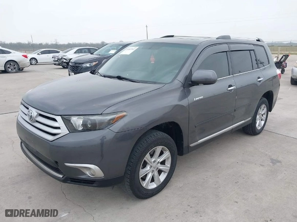 2011 Toyota Highlander Limited with VIN 5TDYK3EH7BS031288, listed as a IAAI auction lot 41807812 with 151,893 mi miles. Bid and sale history available at carsss.com. Image 2.