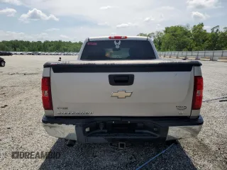 2008 Chevrolet Silverado 1500 1LT with VIN 3GCEC13068G223245, listed as a Copart auction lot 50980115 with 304,965 mi miles and Clean Title. Bid and sale history available at DreamBid. Image 6.