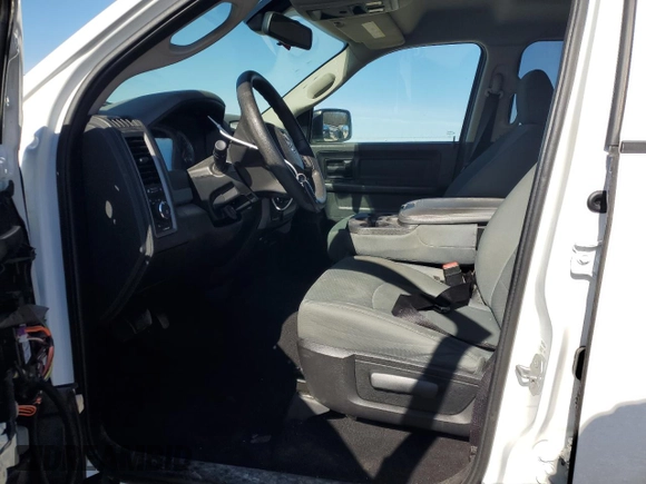 2016 Ram 1500 Express z VIN 1C6RR7FG9GS350789, wystawiony jako Copart lot #41373095 z przebiegiem 128 051 mil mil oraz Czysty tytuł • Clean title. Historia ofert i sprzedaży dostępna na DreamBid. Obrazek 7.