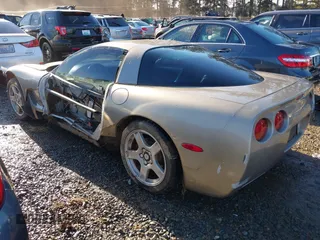 1999 Chevrolet Corvette with VIN 1G1YY22G2X5111043, listed as a IAAI auction lot 41390901 with 140,869 mi miles. Bid and sale history available at carsss.com. Image 3.