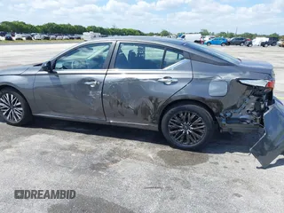 2025 Nissan Altima SV with VIN 1N4BL4DV4SN341393, listed as a IAAI auction lot 42099113 with 5,275 mi miles. Bid and sale history available at carsss.com. Image 6.