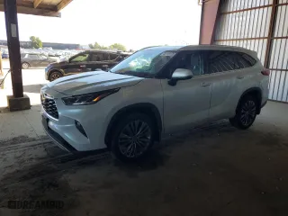 2022 Toyota Highlander Platinum with VIN 5TDFZRBH7NS195994, listed as a Copart auction lot 42373125 with 59,970 mi miles and Salvage Title. Bid and sale history available at carsss.com. Image 1.