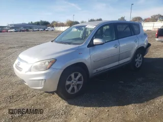 2014 Toyota RAV4 with VIN 2T3YL4DV0EW002602, listed as a Copart auction lot 80279194 with 84,135 mi miles and Salvage Title. Bid and sale history available at carsss.com. Image 1.