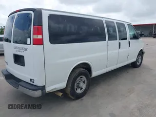 2012 Chevrolet Express Passenger 1LT z VIN 1GAZG1FG9C1129455, wystawiony jako IAAI lot #42105765 z przebiegiem 150 090 mil mil oraz . Historia ofert i sprzedaży dostępna na DreamBid. Obrazek 4.