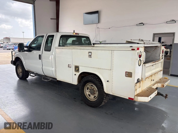 2011 Ford F-250 XL with VIN 1FT7X2B63BEB77171, listed as a IAAI auction lot 42677709 with 268,911 mi miles and . Bid and sale history available at DreamBid. Image 3.