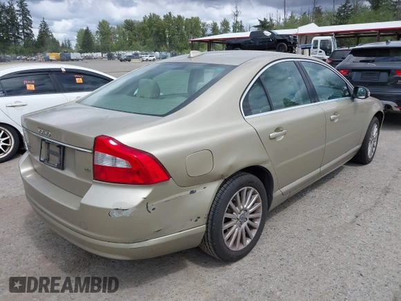 2007 Volvo S80 I6 z VIN YV1AS982871016440, wystawiony jako IAAI lot #42218817 z przebiegiem 96 462 mil mil oraz . Historia ofert i sprzedaży dostępna na DreamBid. Obrazek 4.