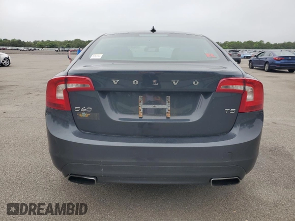 2014 Volvo S60 T5 z VIN YV1612FS9E2275447, wystawiony jako Copart lot #59988845 z przebiegiem 117 805 mil mil oraz Szkoda całkowita • Salvage title. Historia ofert i sprzedaży dostępna na DreamBid. Obrazek 6.