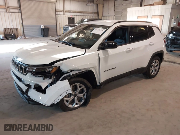 2025 Jeep Compass Latitude with VIN 3C4NJDBNXST535796, listed as a IAAI auction lot 41776776 with 1,037 mi miles and . Bid and sale history available at DreamBid. Image 17.