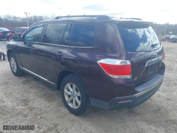 2011 Toyota Highlander with VIN 5TDBK3EH8BS059381, listed as a IAAI auction lot 41894262 with 138,520 mi miles. Bid and sale history available at carsss.com. Image 3.