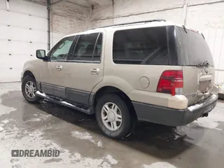 2005 Ford Expedition Special Service with VIN 1FMPU16535LA51506, listed as a IAAI auction lot 40939696 with 165,332 mi miles. Bid and sale history available at carsss.com. Image 3.