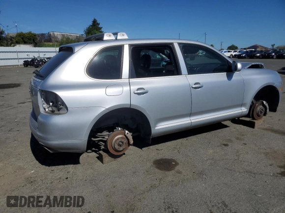 2005 Porsche Cayenne S z VIN WP1AB29P65LA62341, wystawiony jako Copart lot #50625125 z przebiegiem 189 906 mil mil oraz Szkoda całkowita • Salvage title. Historia ofert i sprzedaży dostępna na DreamBid. Obrazek 3.