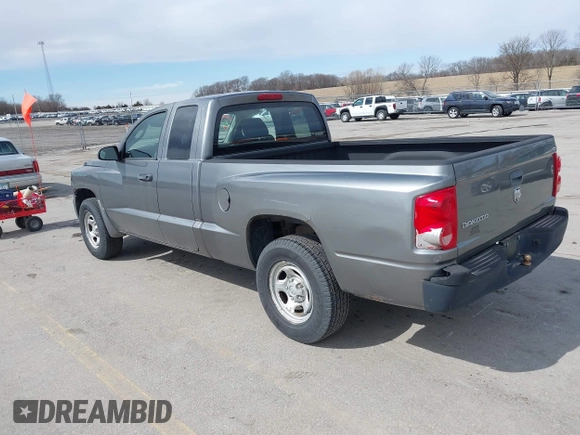 2008 Dodge Dakota ST with VIN 1D7HE22K28S513299, listed as a IAAI auction lot 41855012 with 175,765 mi miles and . Bid and sale history available at carsss.com. Image 3.