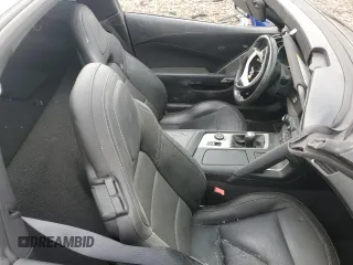2019 Chevrolet Corvette 1LT z VIN 1G1YA2D79K5107596, wystawiony jako Copart lot #53539975 z przebiegiem Nie podano mil oraz Szkody całkowita. Historia ofert i sprzedaży dostępna na DreamBid. Obrazek 10.