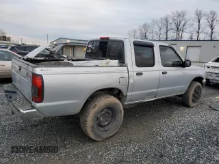 2000 Nissan Frontier XE z VIN 1N6ED27Y8YC368144, wystawiony jako Copart lot #87784565 z przebiegiem Nie podano mil oraz Czysty tytuł • Clean title. Historia ofert i sprzedaży dostępna na DreamBid. Obrazek 3.