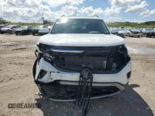 2023 Volkswagen Atlas SE with VIN 1V2JR2CA0PC549599, listed as a Copart auction lot 47189555 with 18,291 mi miles and Non repairable. Bid and sale history available at DreamBid. Image 5.