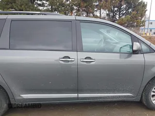 2013 Toyota Sienna XLE AAS с VIN 5TDYK3DC8DS375852, выставлен на аукционе IAAI как лот 41519437 с пробегом 91 828 миль миль и . История ставок и продаж доступна на DreamBid. Изображение 13.
