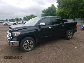 2018 Toyota Tundra SR5 z VIN 5TFAY5F12JX728664, wystawiony jako Copart lot #64214725 z przebiegiem 175 635 mil mil oraz Szkoda całkowita • Salvage title. Historia ofert i sprzedaży dostępna na DreamBid. Obrazek 1.