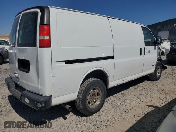 2006 Chevrolet Express Cargo Van with VIN 1GCGG25V161254426, listed as a Copart auction lot 71382854 with Not Provided miles and Salvage Title. Bid and sale history available at carsss.com. Image 3.