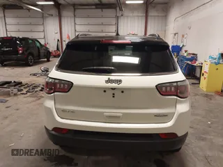2019 Jeep Compass Latitude with VIN 3C4NJDBB0KT834607, listed as a IAAI auction lot 41932794 with 74,694 mi miles. Bid and sale history available at carsss.com. Image 17.