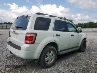 2008 Ford Escape XLT z VIN 1FMCU93148KC65770, wystawiony jako Copart lot #58377915 z przebiegiem 160 856 mil mil oraz Szkoda całkowita • Salvage title. Historia ofert i sprzedaży dostępna na DreamBid. Obrazek 3.