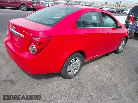2015 Chevrolet Sonic LT z VIN 1G1JC5SH1F4139849, wystawiony jako IAAI lot #41993984 z przebiegiem 147 240 mil mil oraz . Historia ofert i sprzedaży dostępna na DreamBid. Obrazek 4.