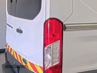 2018 Ford Transit с VIN 1FTYE1YM9JKB52110, выставлен на аукционе IAAI как лот 42610426 с пробегом 156 532 миль миль и . История ставок и продаж доступна на DreamBid. Изображение 13.