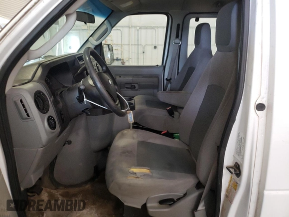 2014 Ford Econoline Passenger XL z VIN 1FBSS3BL1EDA50437, wystawiony jako Copart lot #48759795 z przebiegiem 538 501 mil mil oraz Nie do naprawy. Historia ofert i sprzedaży dostępna na DreamBid. Obrazek 7.
